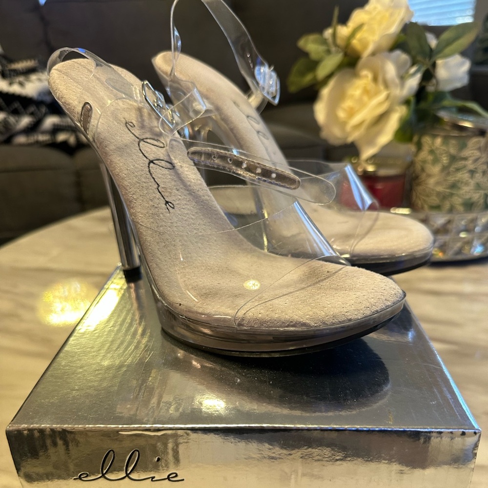 Brand new never worn out Ellie clear heels size 6. Excellent condition with box.